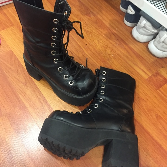 demonia pleaser boots